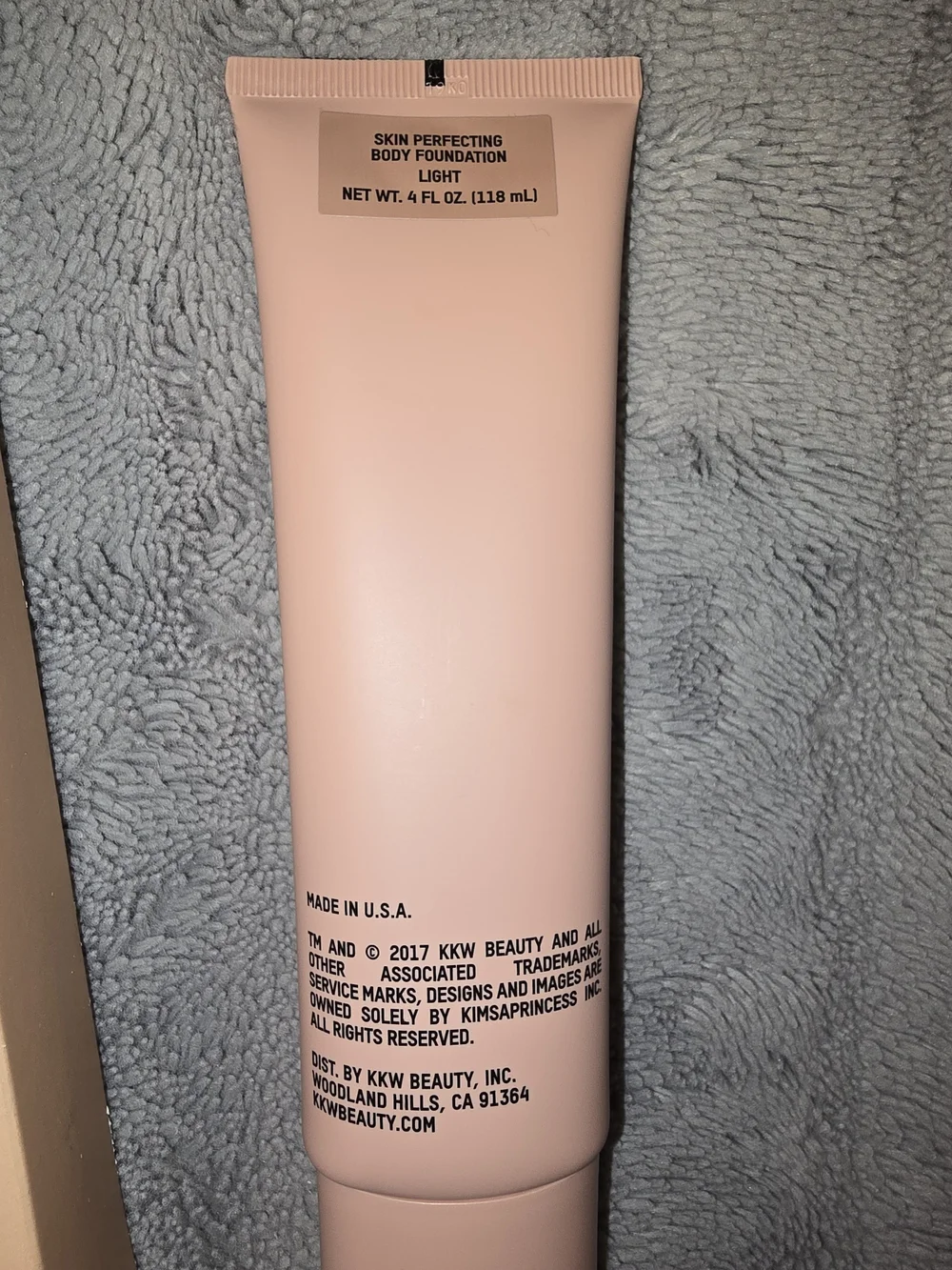 KKW Beauty Skin Perfecting Body Foundation & Brush Set - Pale Pink